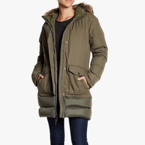 The North Face Women's Black Tuvu Water Repellent Parka with Faux Fur Trim M